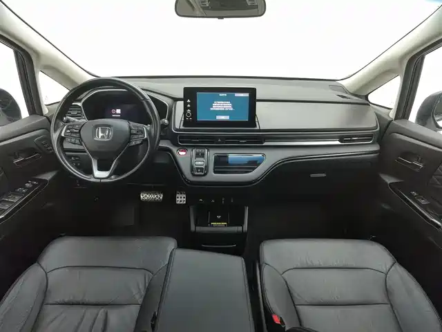 Honda Elysion 2022 2.0L e:HEV Supreme Edition — фото 5