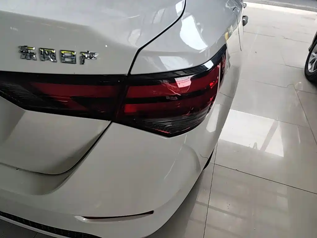 Nissan SYLPHY, миниатюра 8