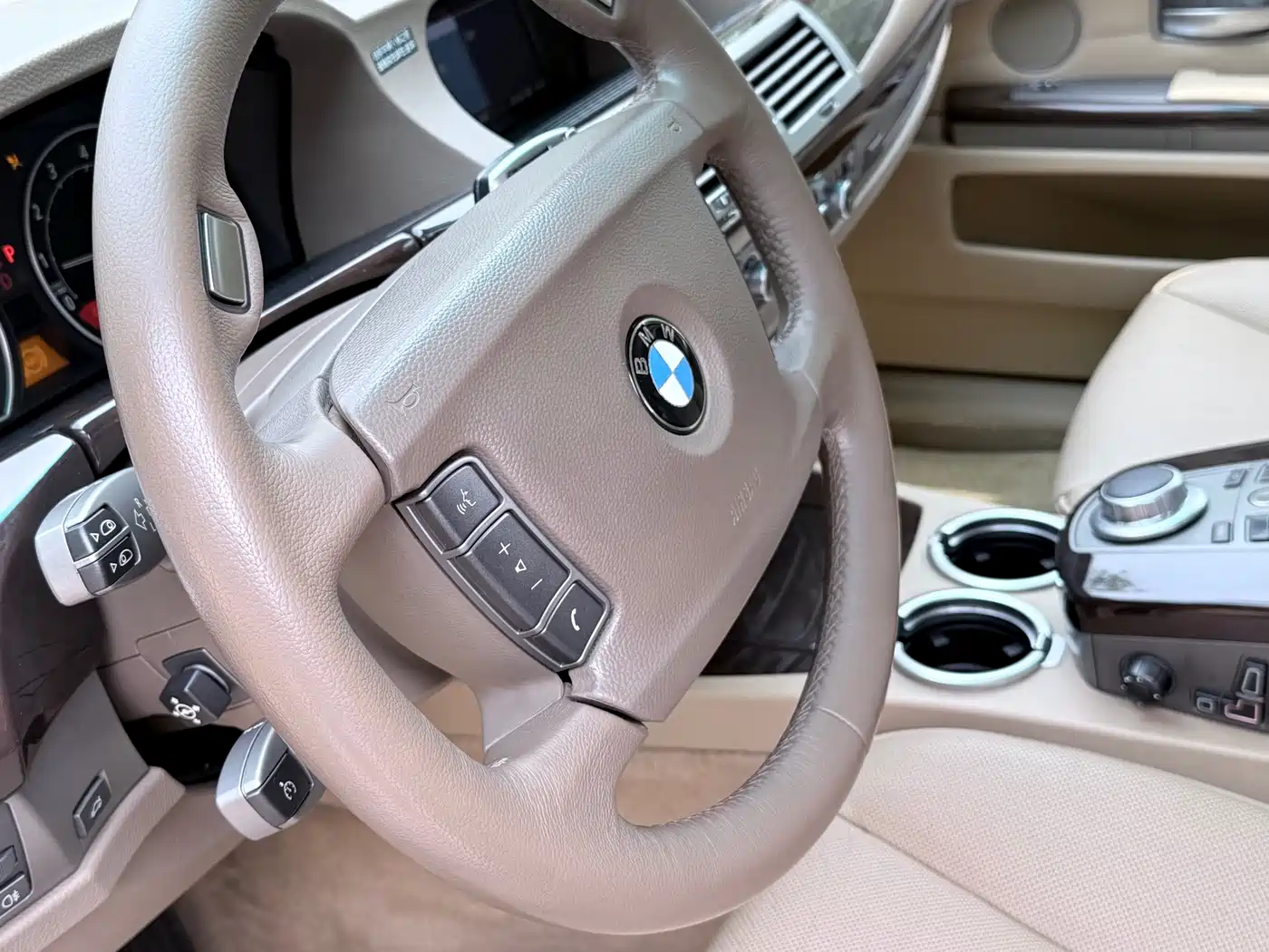 BMW 7 Series 2008 Model 730Li Leading фото 4