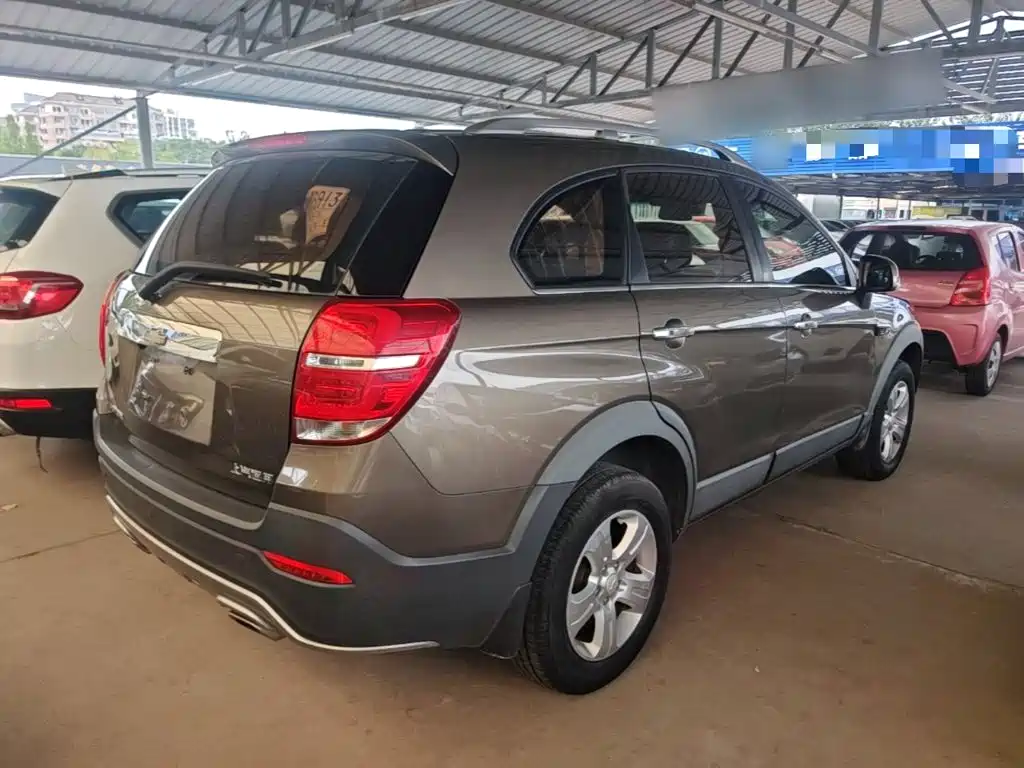 Chevrolet Captiva 2016 2015 2.4L 2WD Urban Edition 7-seater