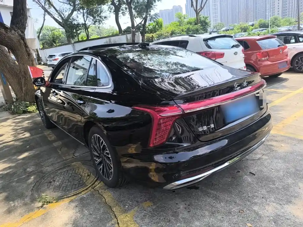 Hongqi H5 2026 2025 2.0T Automatic Flag Celebration 500,000 Units Anniversary Edition