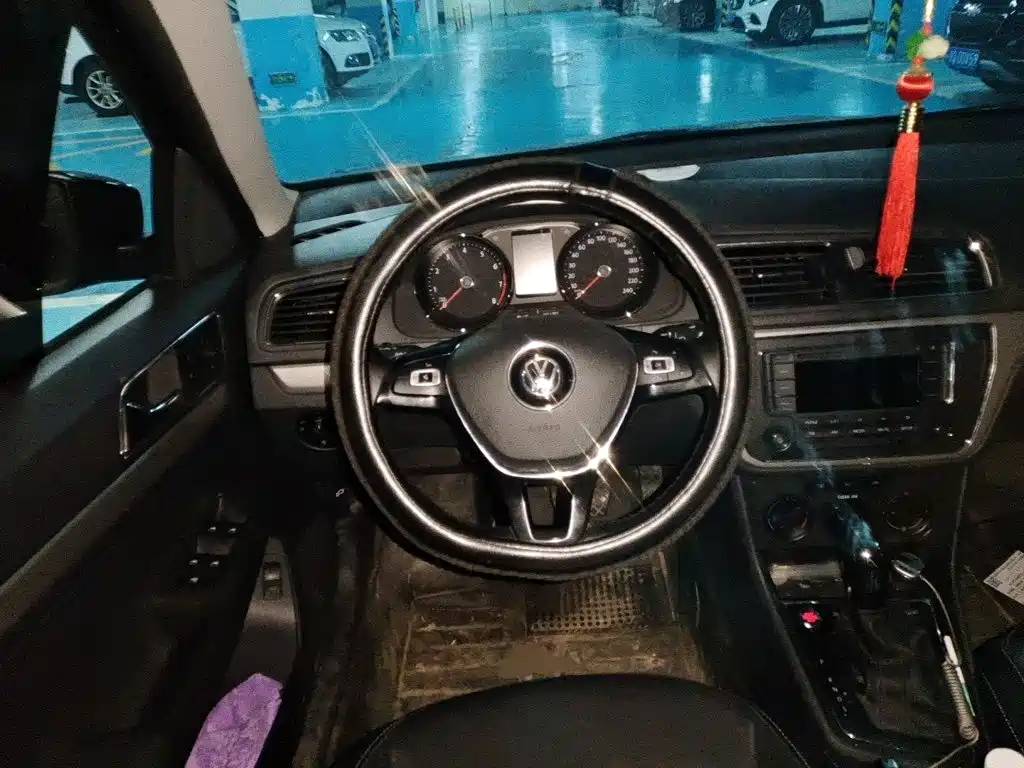 Фото 6 - Volkswagen Lavida