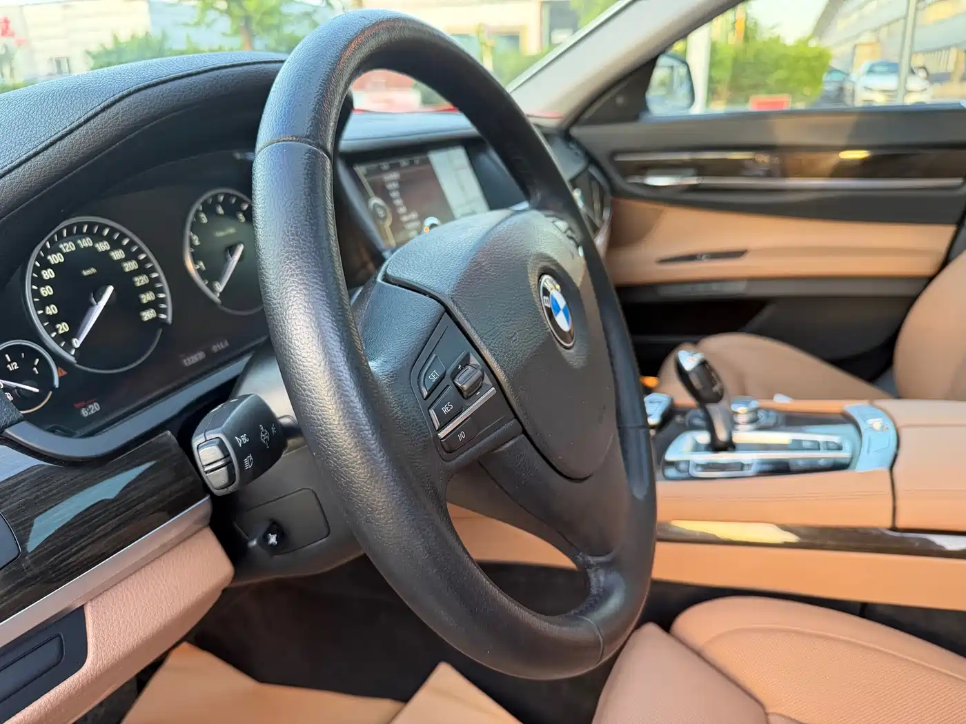 BMW 7 Series 2013 Model 740Li Luxury фото 13