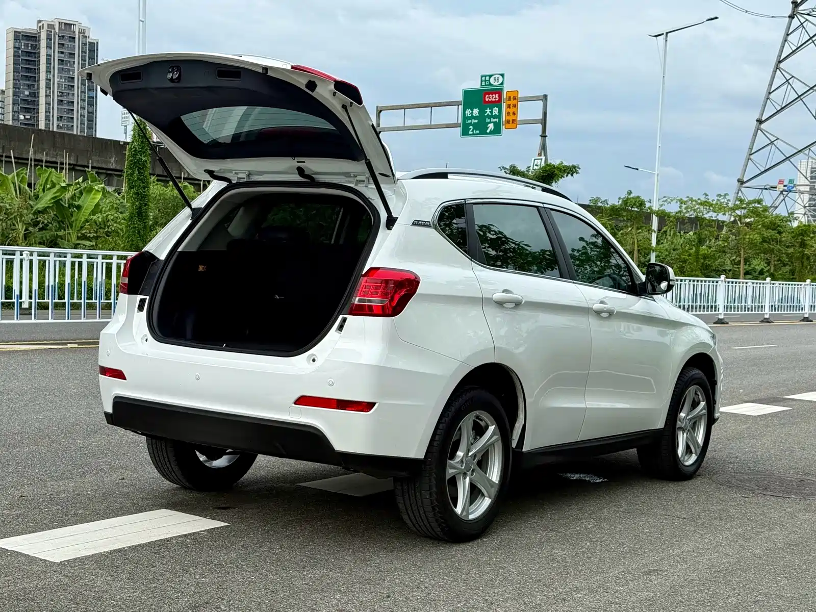 Фото 8 - Haval H2