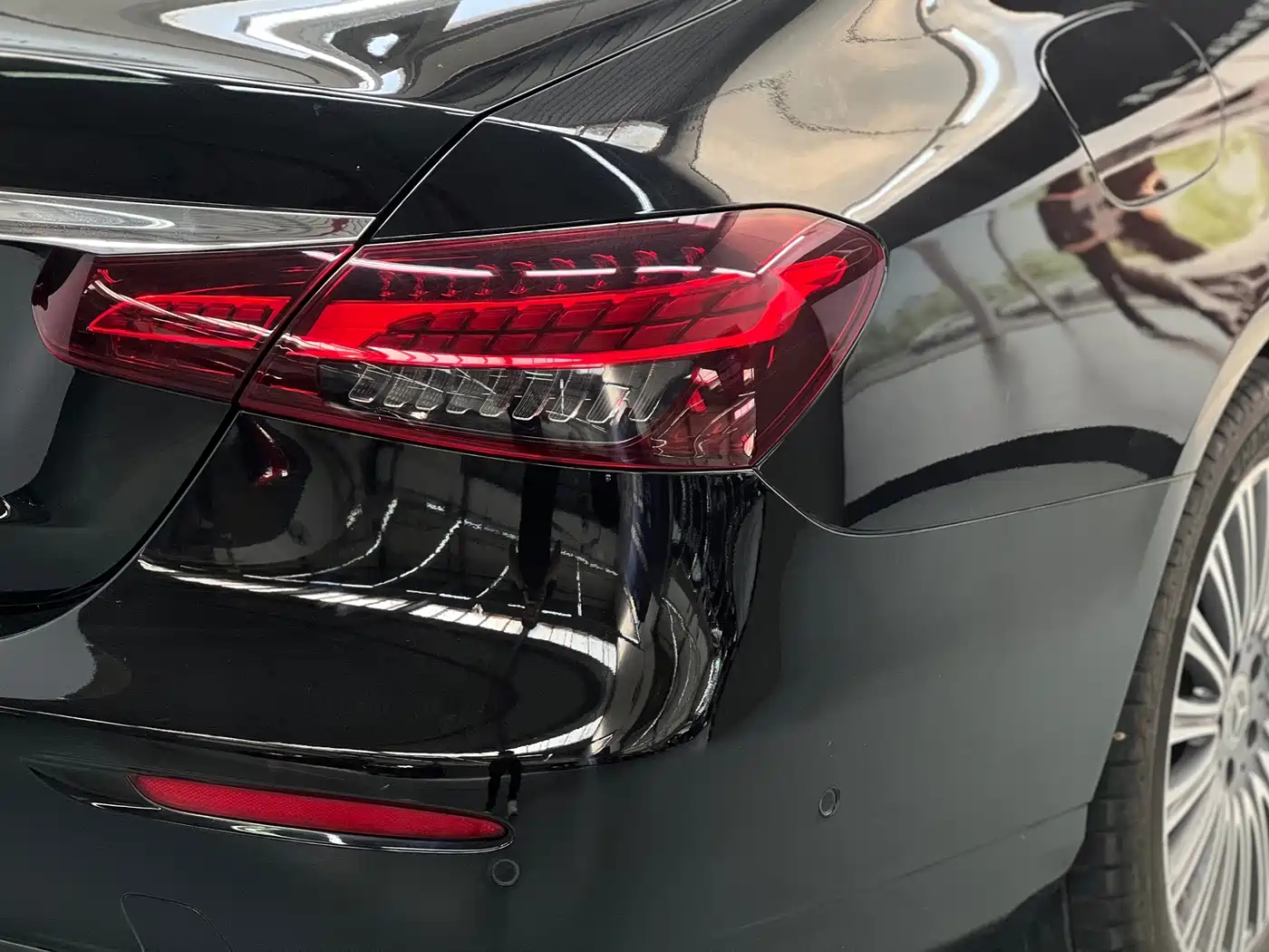Mercedes-Benz E-Class, миниатюра 4