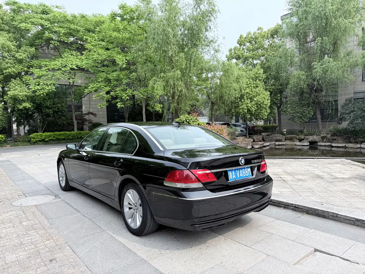 BMW 7 Series 2008 Model 730Li Leading фото 11