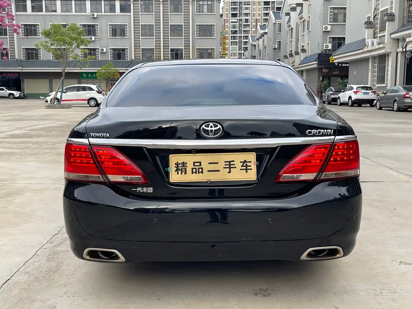 Toyota Crown 2012 2.5L Royal Leather Edition фото 8