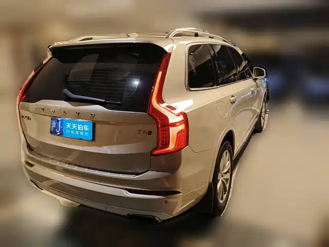 Volvo XC90 2018 T6 Momentum 7-Seater — фото 2