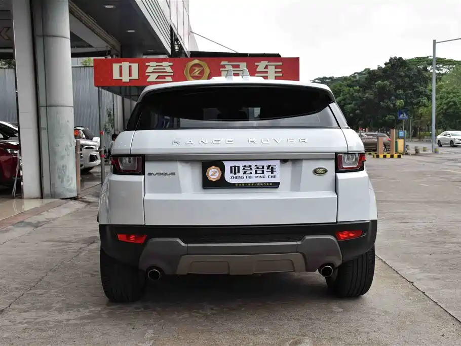 Land Rover Range Rover Evoque 2017 2.0T SE Smart Shine Edition фото 6