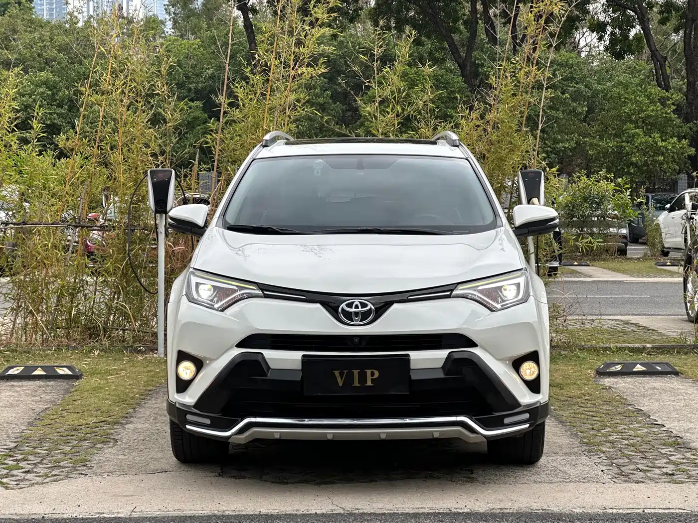 Toyota RAV4 Rongfang 2016 2.5L Automatic 4WD Elite фото 2