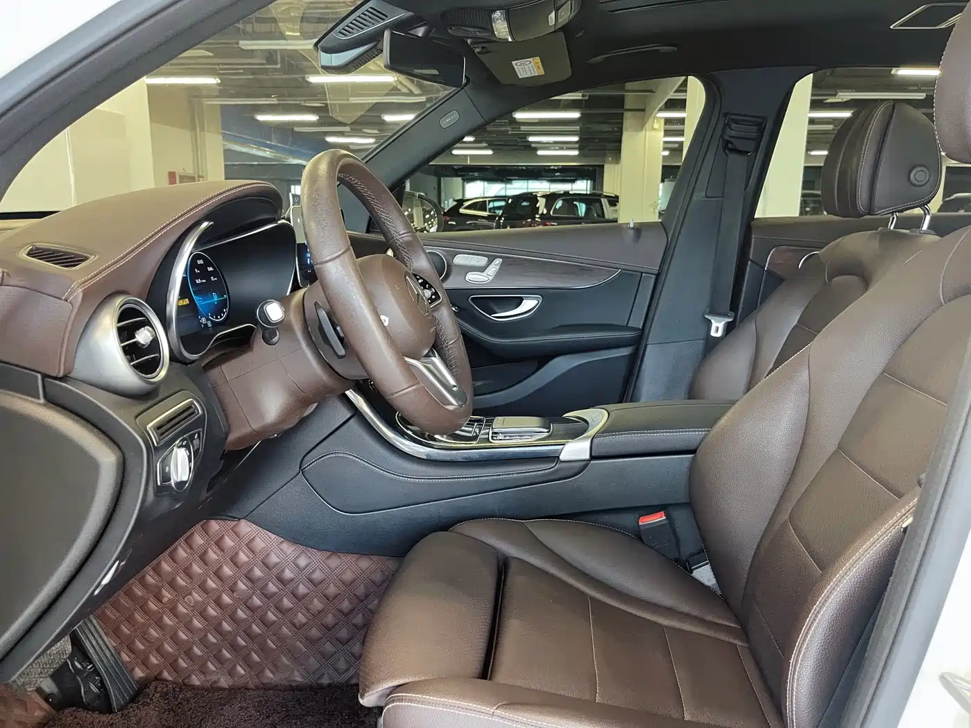 Mercedes-Benz GLC 2021 GLC 260 L 4MATIC Sporty фото 4