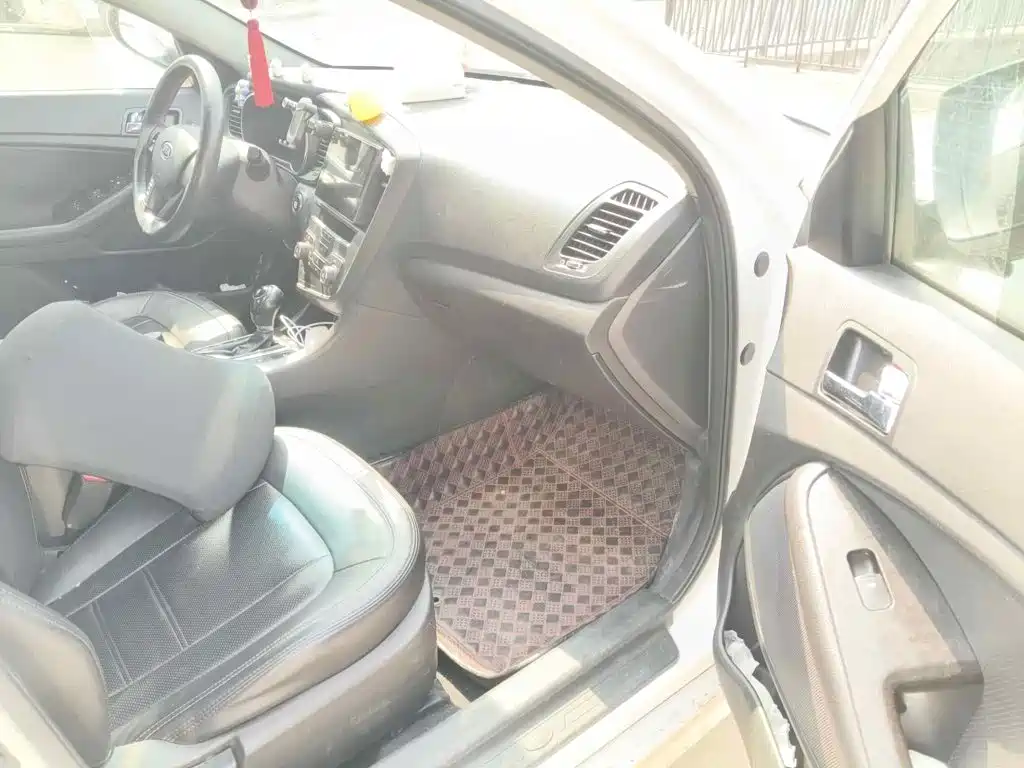 Kia K5 2012 2012 2.0L Automatic DLX
