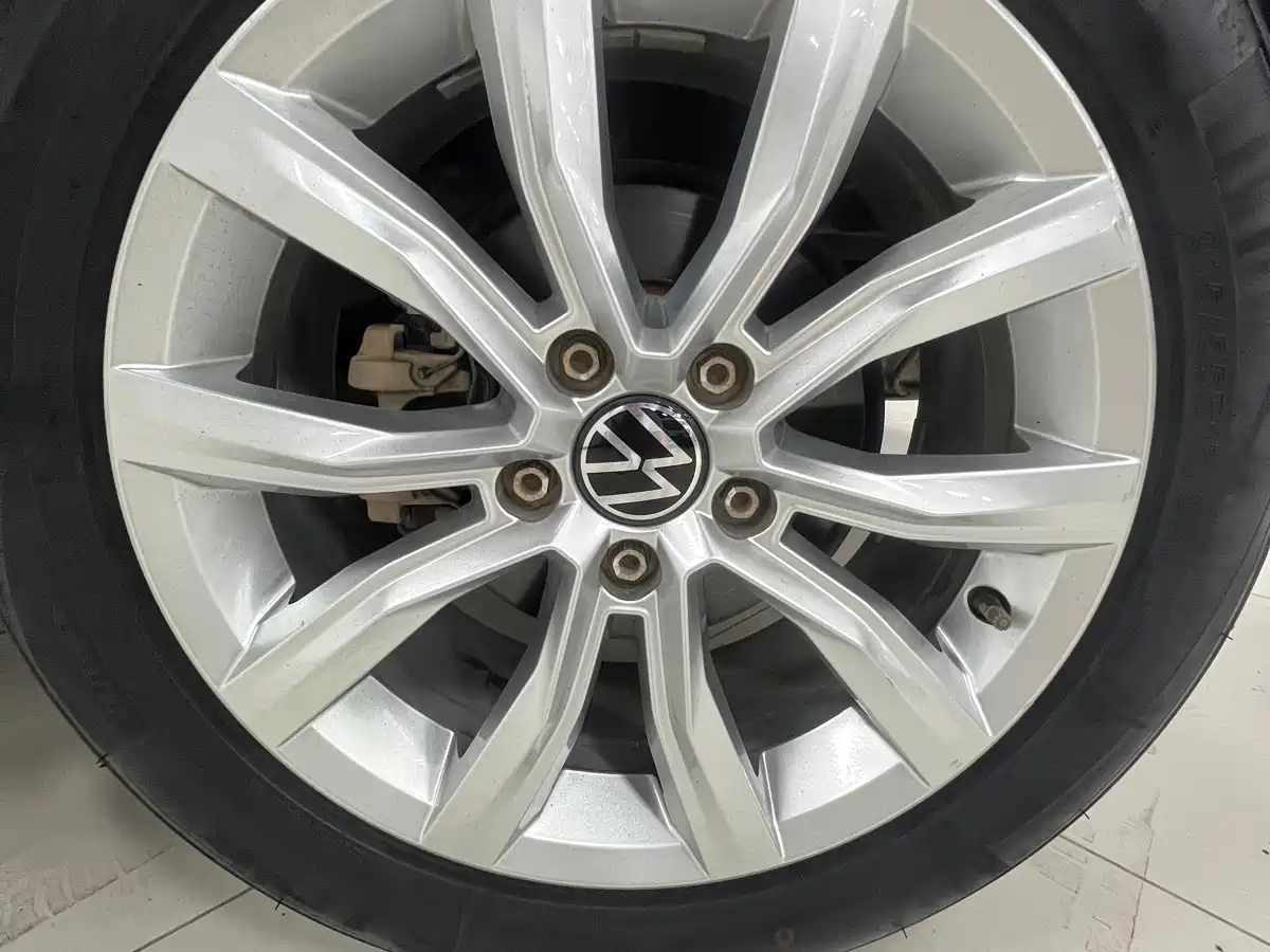 VOLKSWAGEN T ROC EXPLORING SONGS