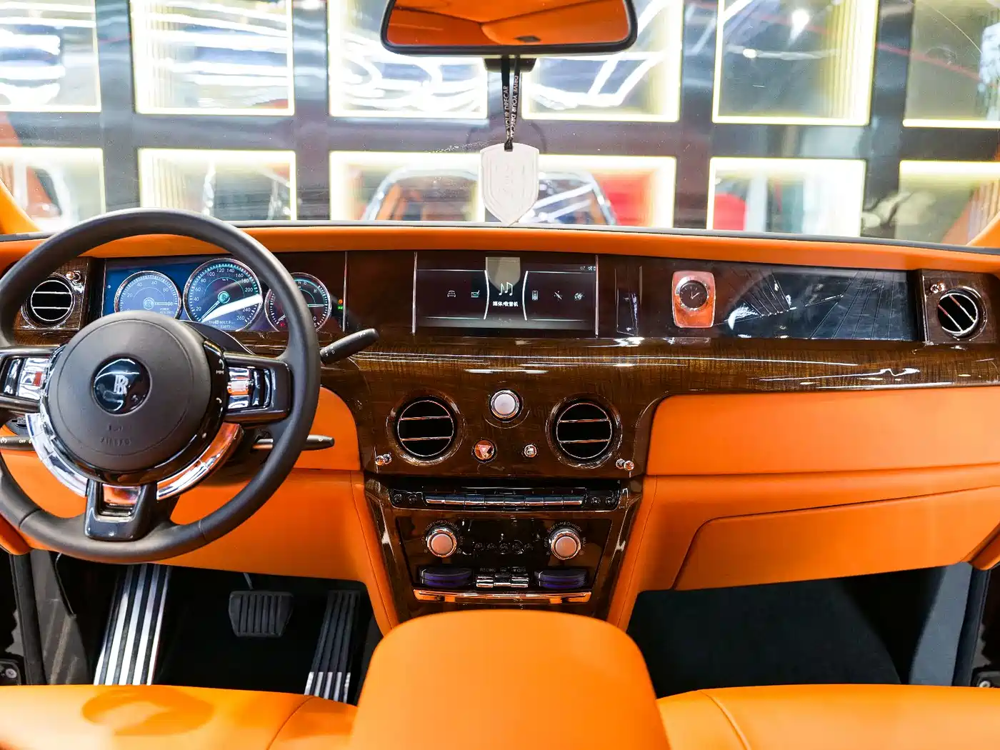 Rolls-Royce Phantom 2014 2013 6.7L Extended Wheelbase (EWB)