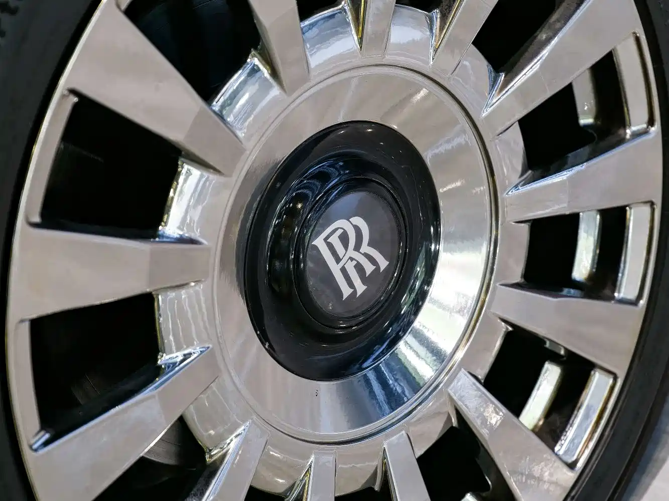 Rolls-Royce Phantom 2014 2013 6.7L Extended Wheelbase (EWB)