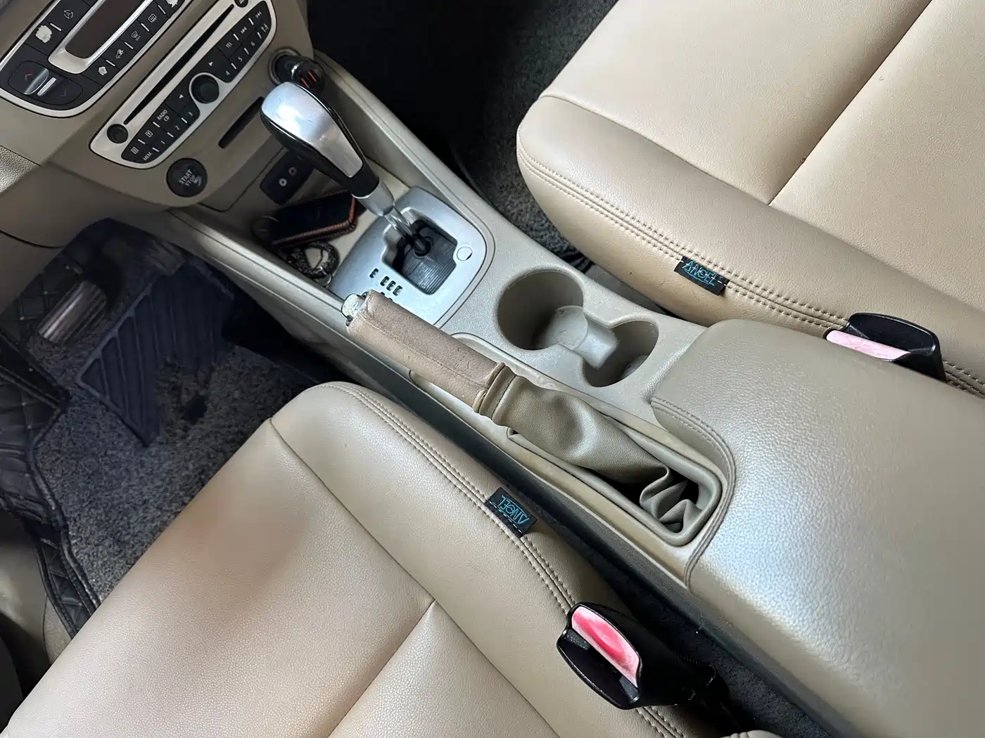 Renault Fluence 2012 2011 2.0L Luxury Navigation Edition
