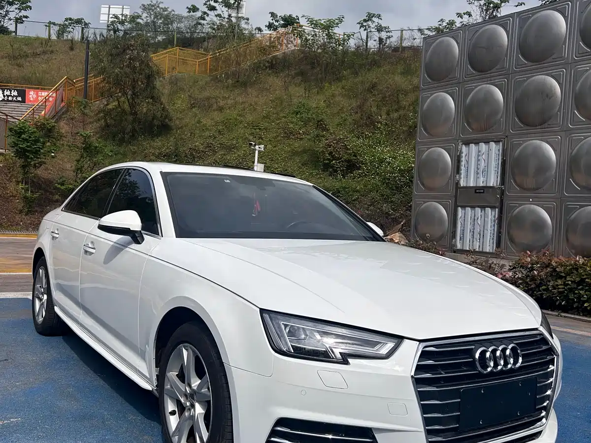 Audi A4L 2018 30th Anniversary 40 TFSI Progressive