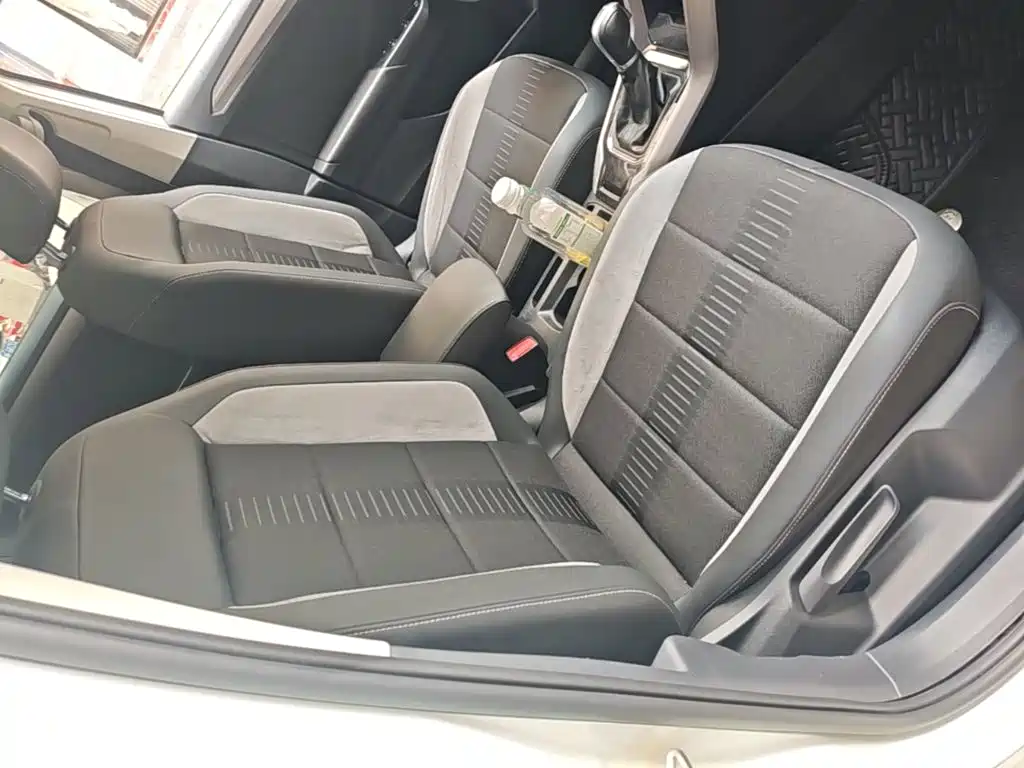 Фото 25 - Volkswagen T-ROC