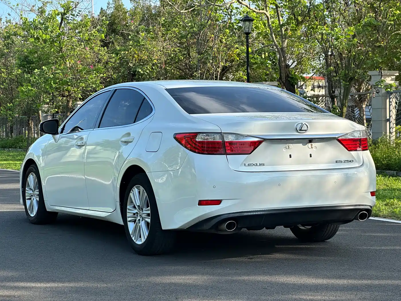Lexus ES 2013 250 Elite Edition фото 4