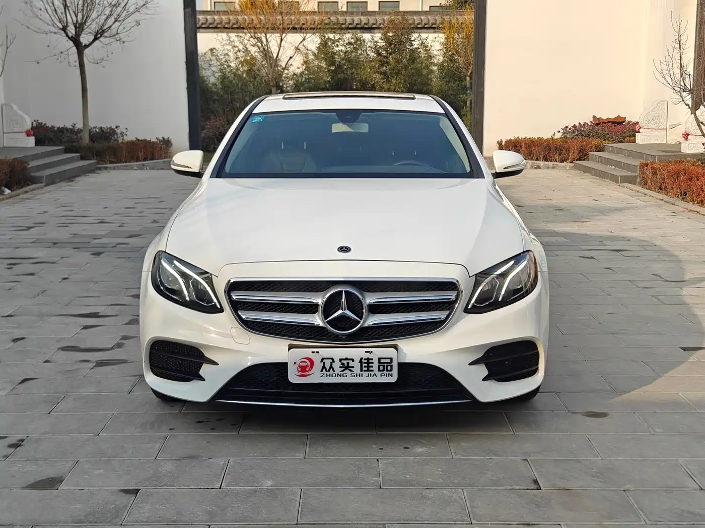 Mercedes-Benz E-Class 2016 E 200 L Sport Type фото 2