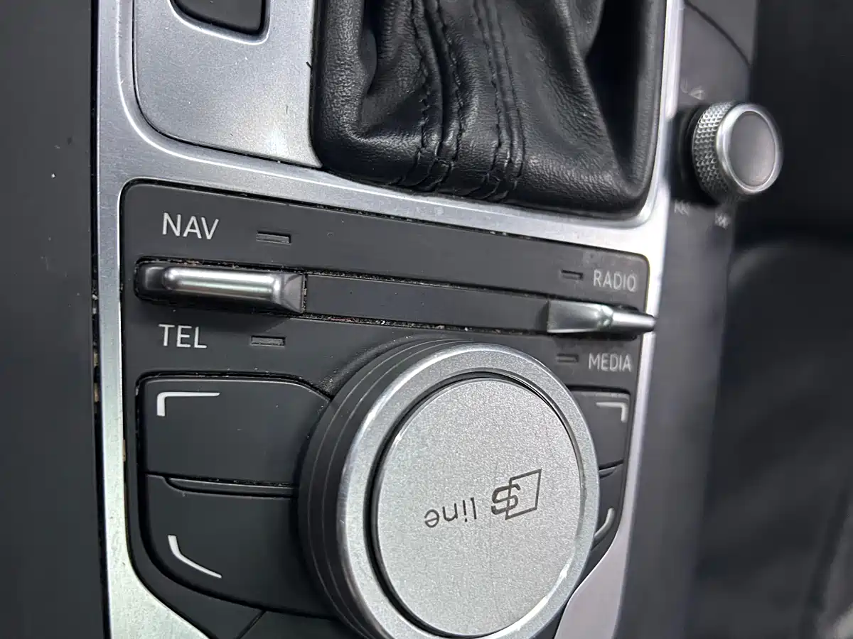 Audi A3 2015 Limousine 40 TFSI Automatic Comfort фото 4