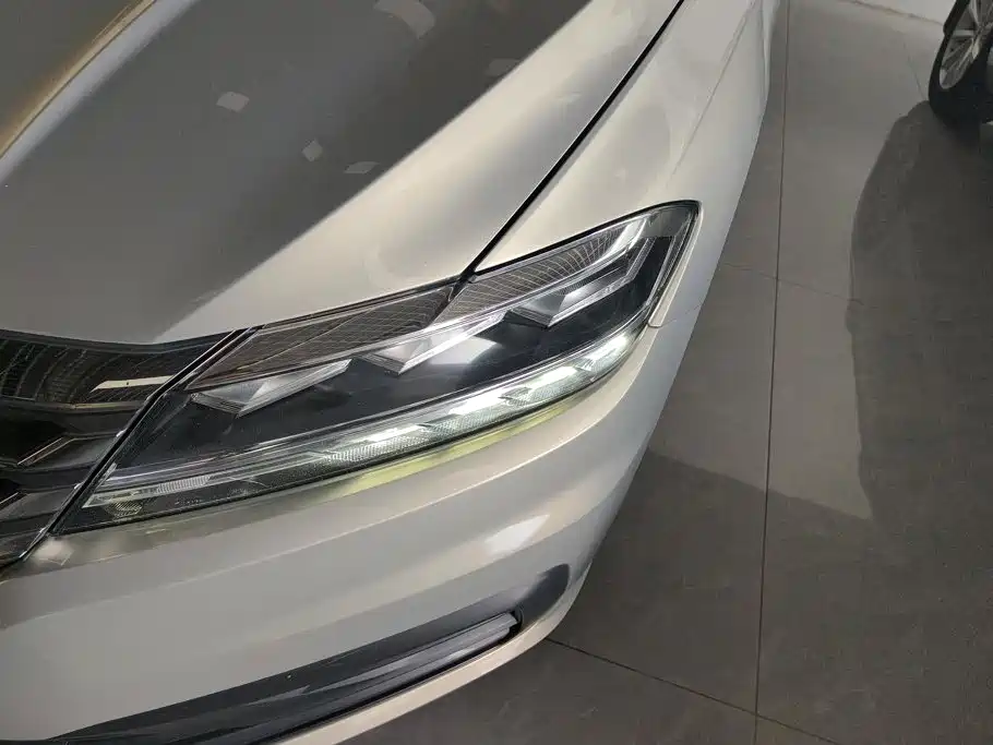 Фото 5 - Volkswagen Lavida