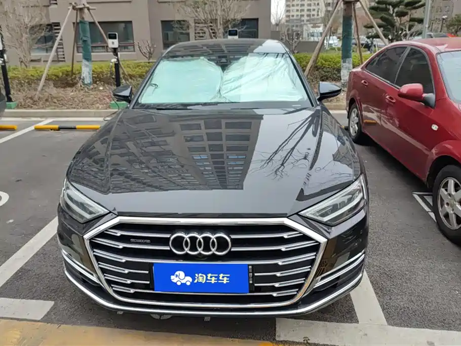 AUDI A8