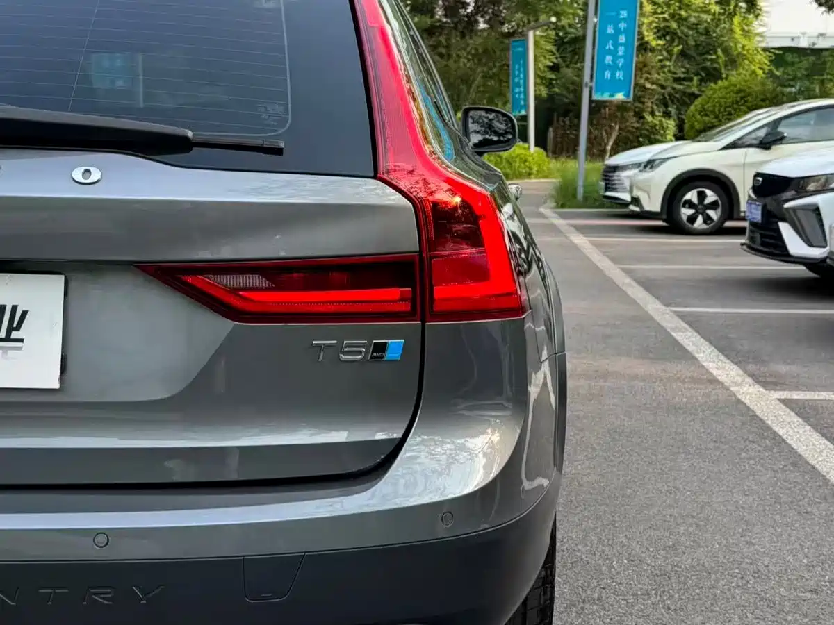 Volvo V90 2018 2017 Cross Country T5 AWD Smart Edition