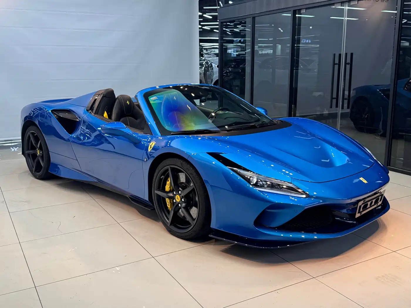 FERRARI F8