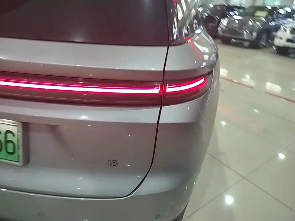 Li Auto Li i8 2025 2025 Standard Edition