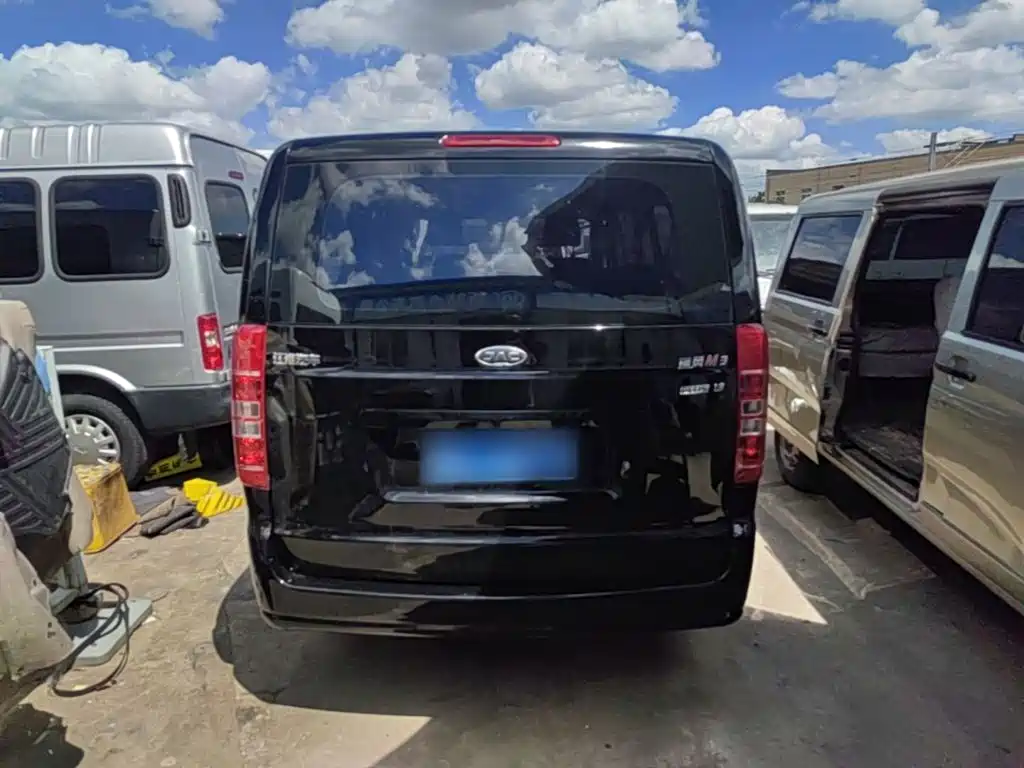 JAC Refine M3 2023 2023 PLUS 1.8L Comfort 7/8-seater