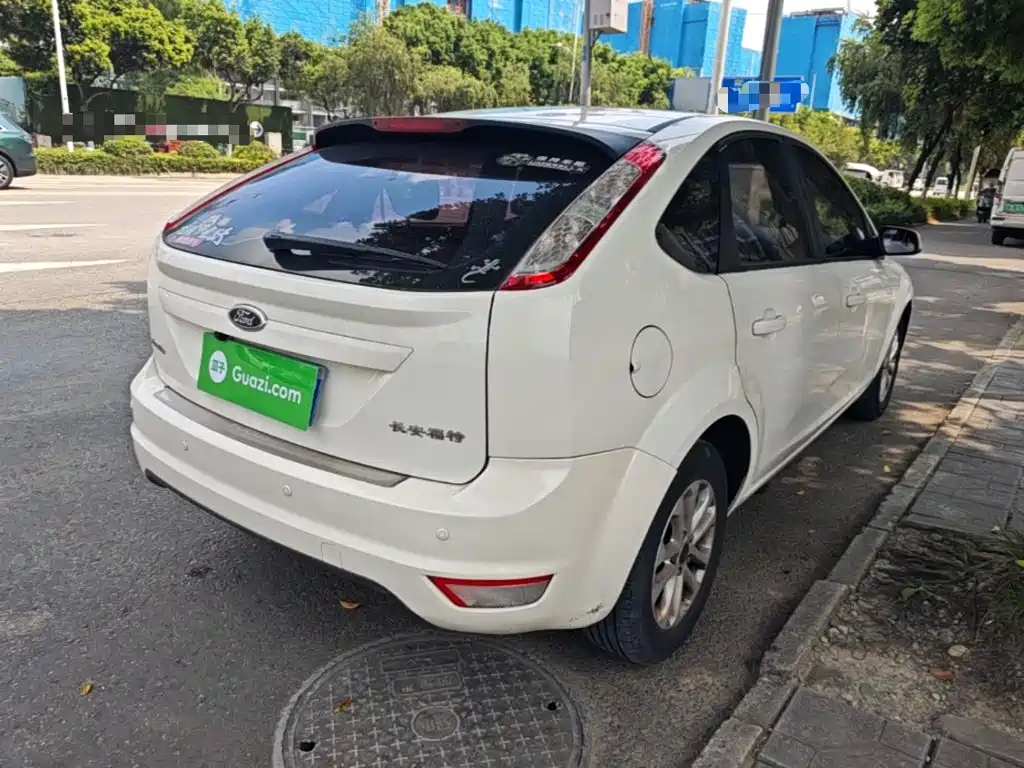 Фото 7 - Ford Focus