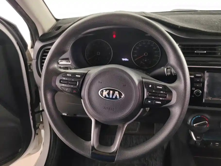 Kia K2 2018 2017 Sedan 1.4L AT 15th Anniversary Special Edition GLS