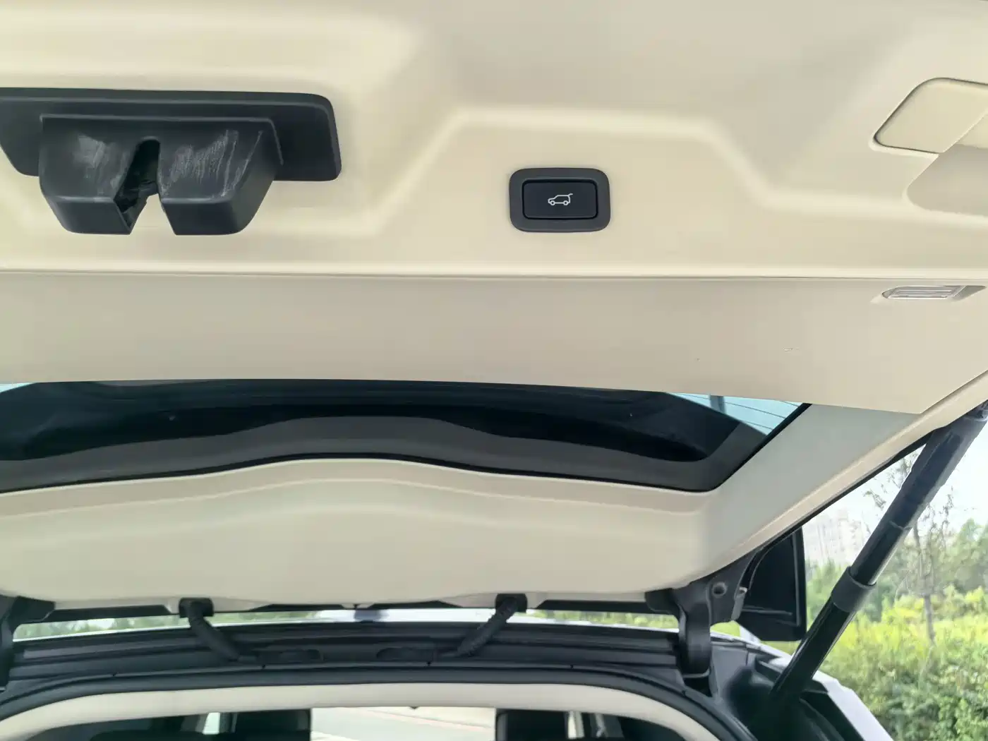 Photo 20 - Land Rover Range Rover