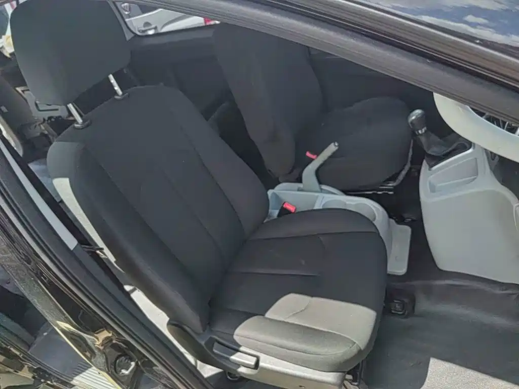 JAC Refine M3 2023 2023 PLUS 1.8L Comfort 7/8-seater