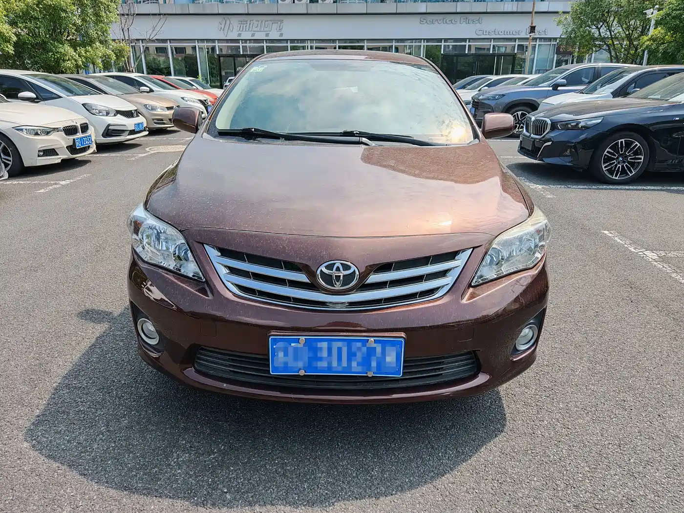 Фото 2 - Toyota Corolla