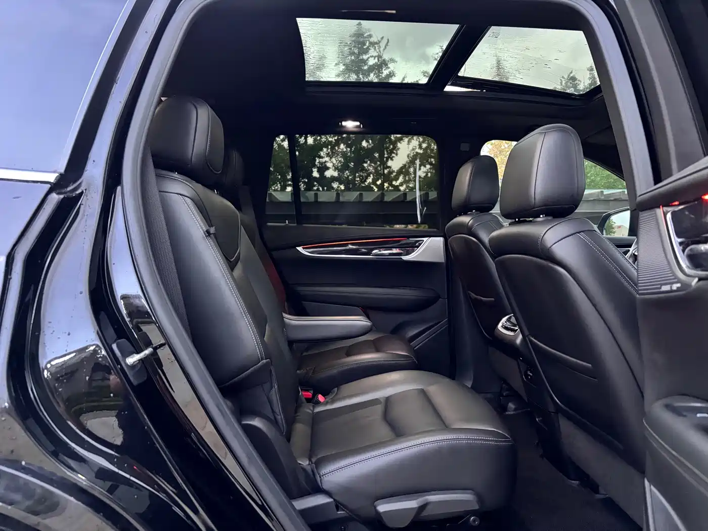 Фото 11 - Cadillac XT6