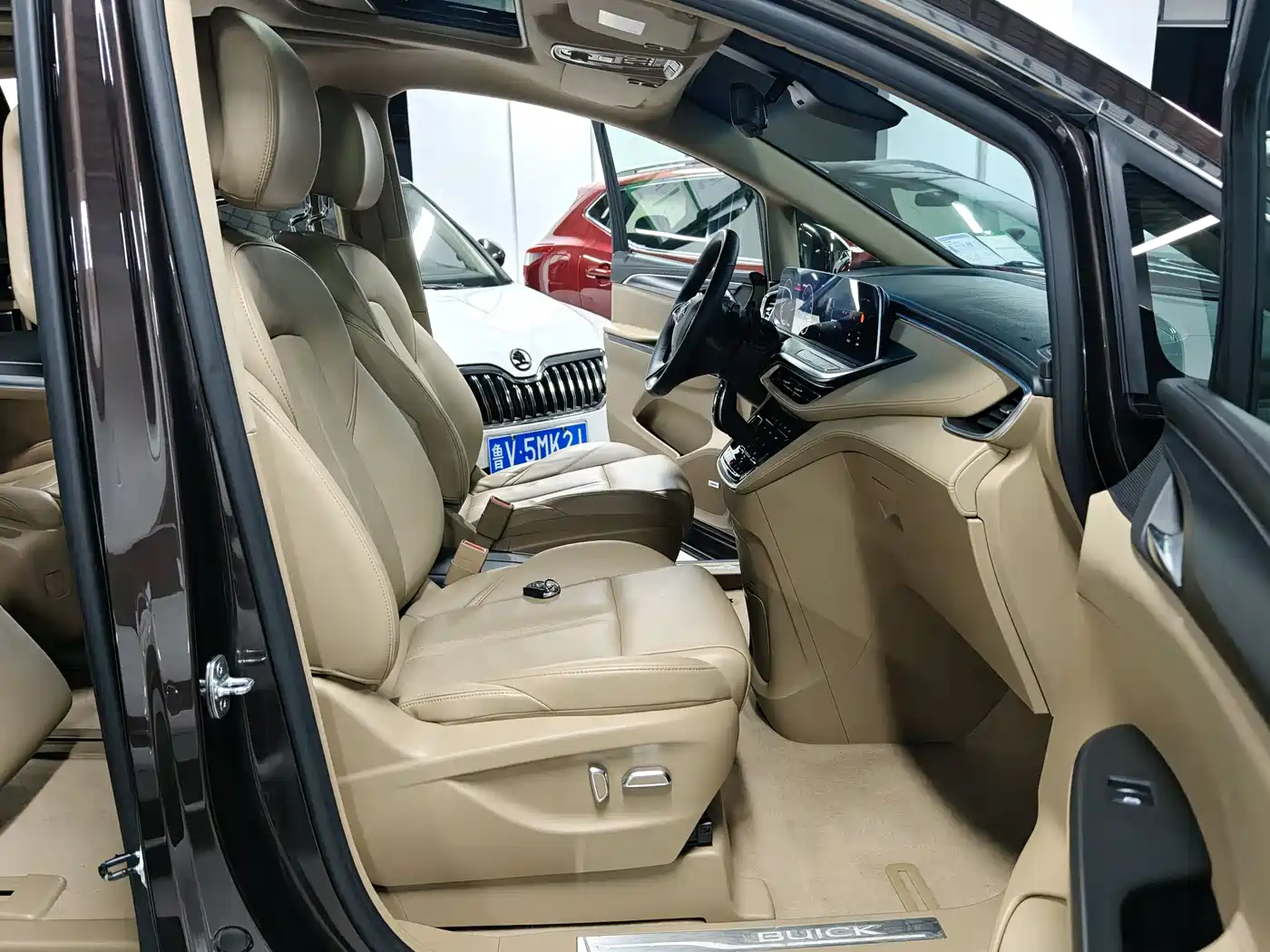 Buick GL8 2021 ES Landlord 653T Flagship фото 11