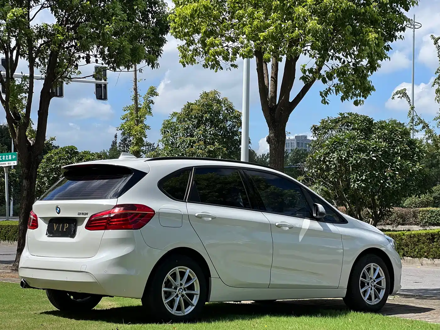 BMW 2 Series Touring 2016 2016 218i Fashion Model