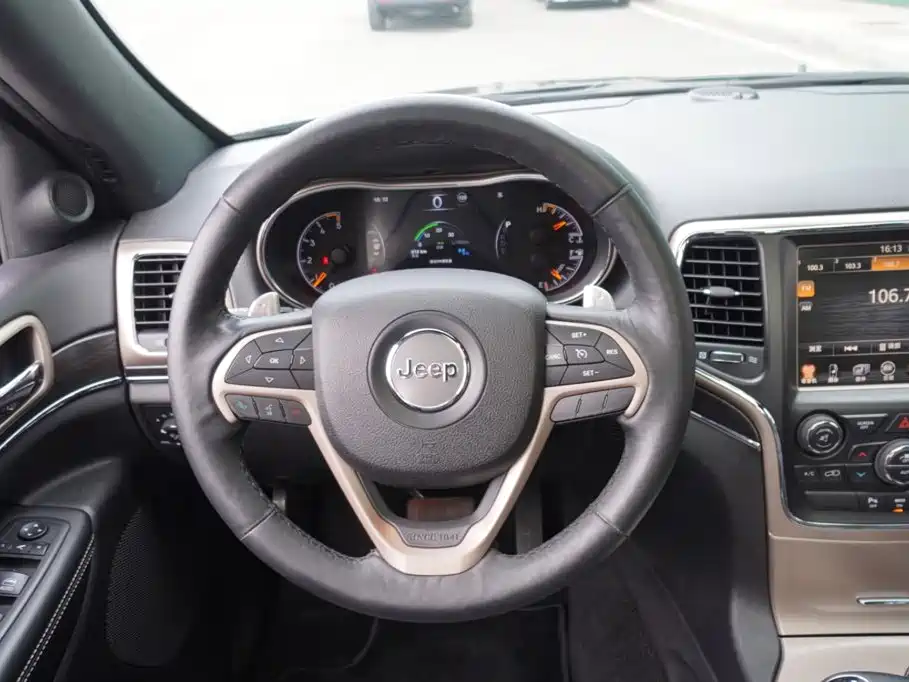 Фото 5 - Jeep Grand Cherokee (Import)