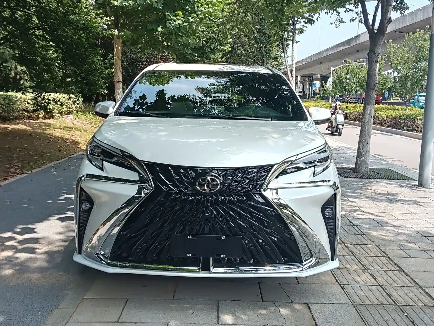 Toyota Sienna 2025 2024 2.5L Hybrid AWD Luxury Edition