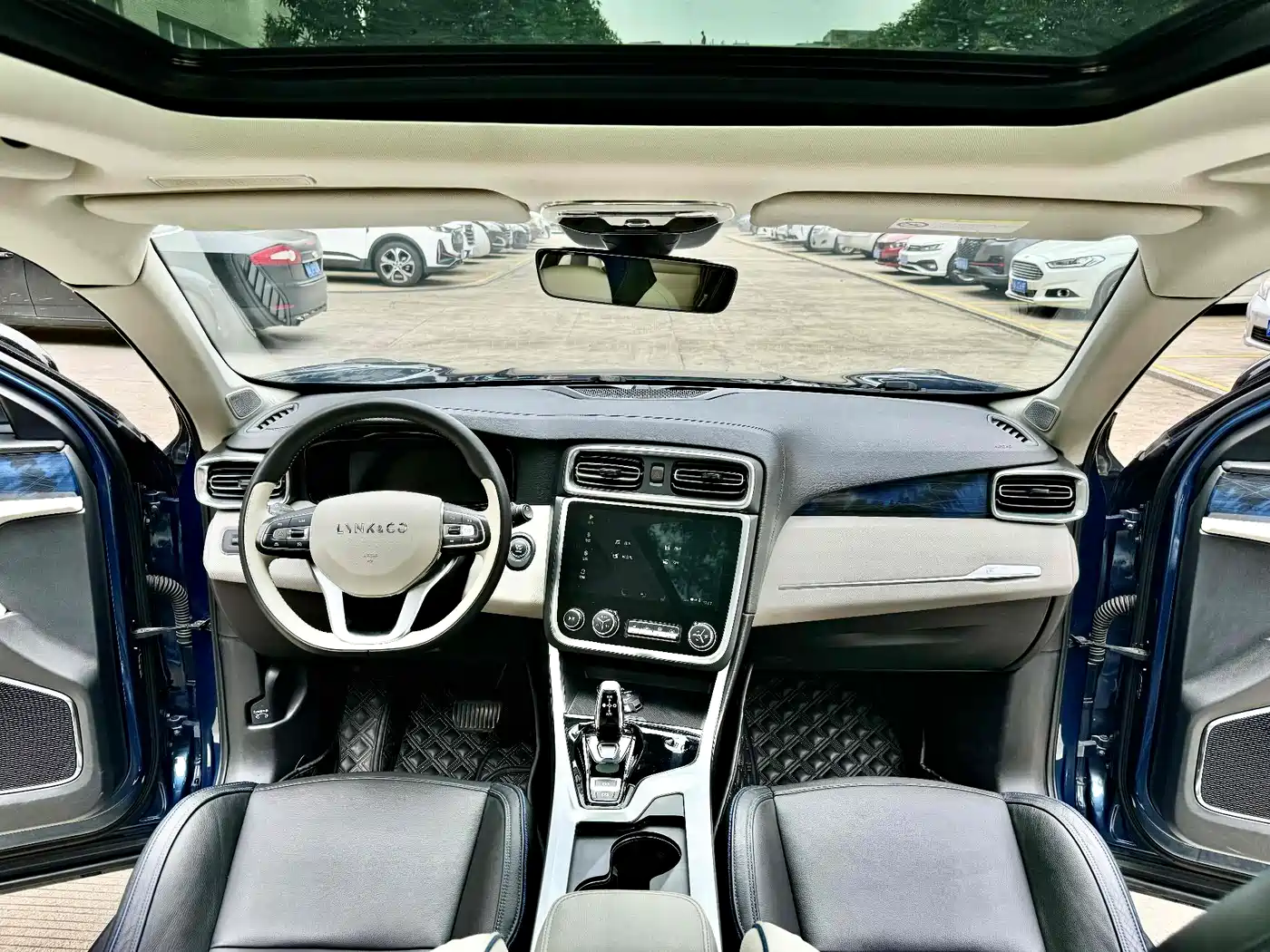 Lynk & Co 01 2017 2.0T 2WD Pro Version фото 4