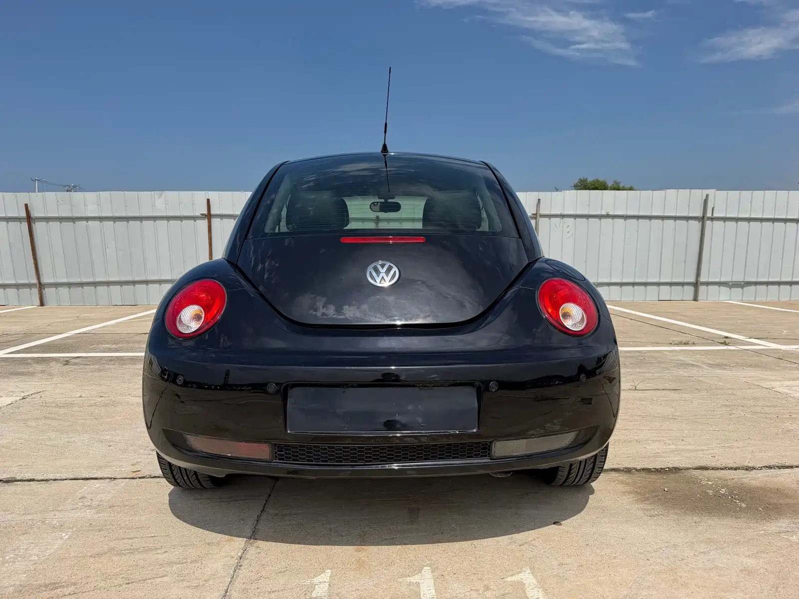 Photo 5 - Volkswagen Beetle