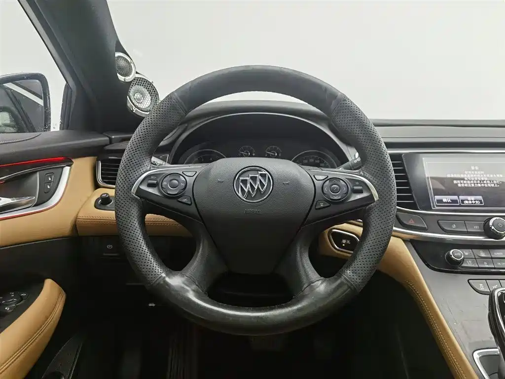 Фото 11 - Buick LaCrosse