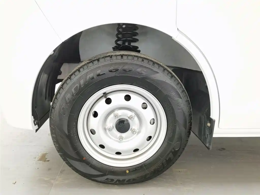 CHANGAN CHANGAN RUIXING EM60