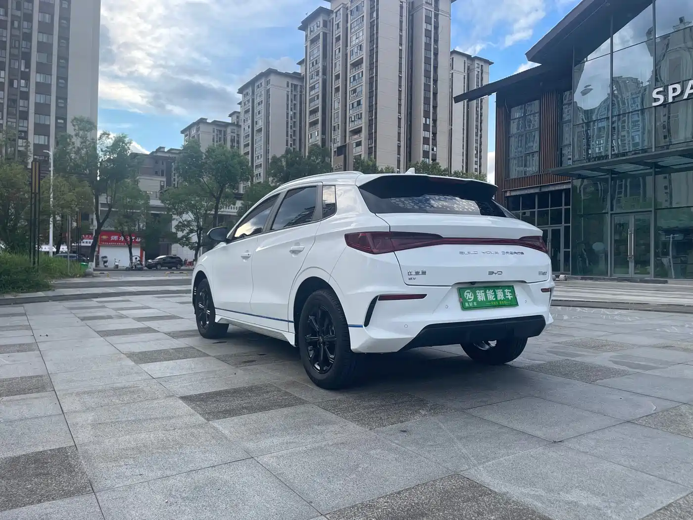 Фото 12 - BYD e2
