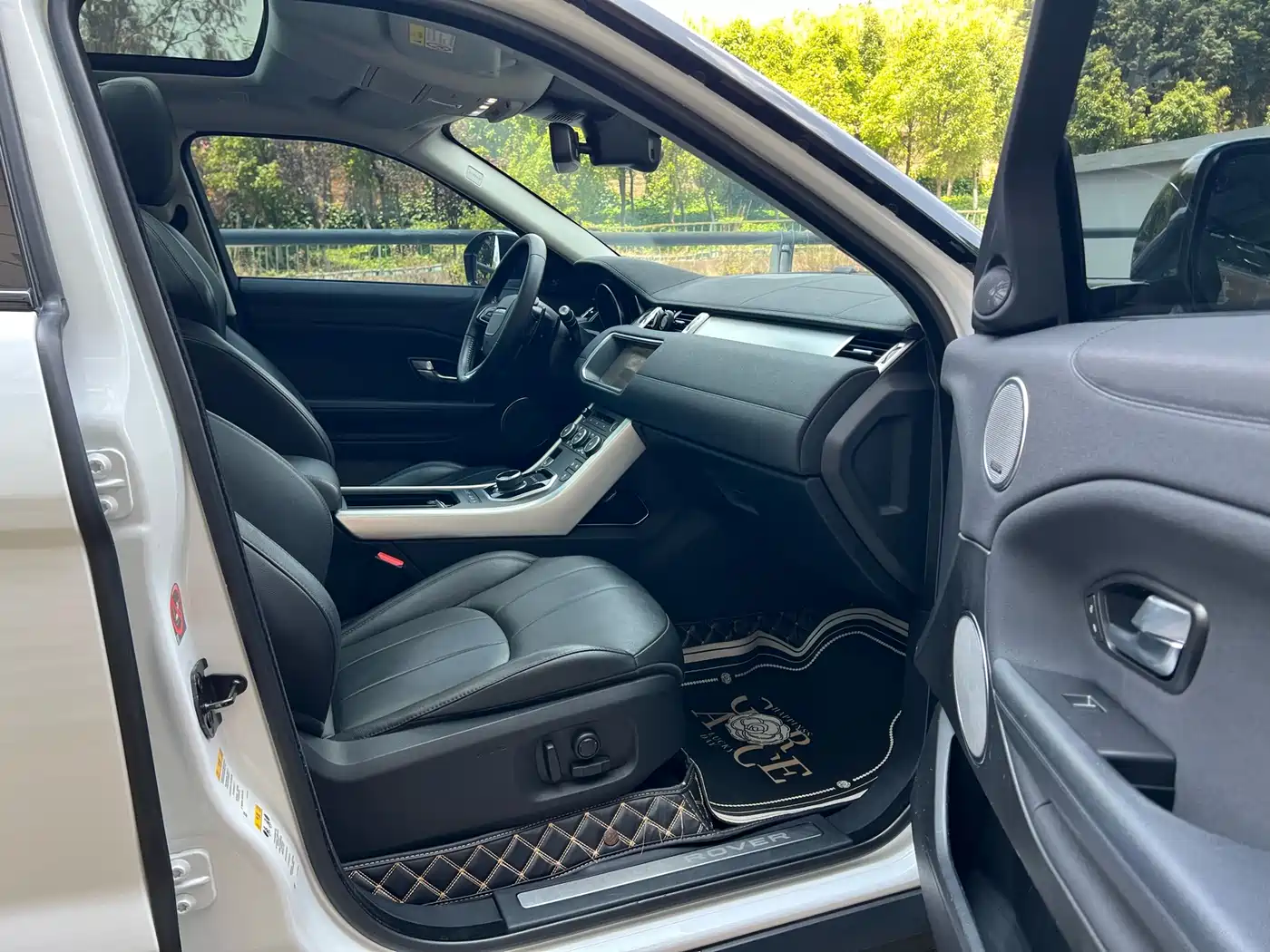 Land Rover Range Rover Evoque 2018 240PS SE Smart Edition фото 27
