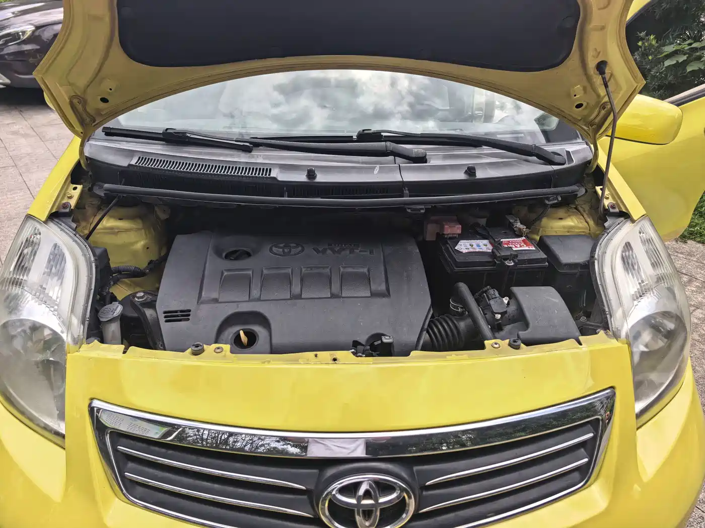 Toyota Yaris 2013 2011 1.6E Auto Charm Edition