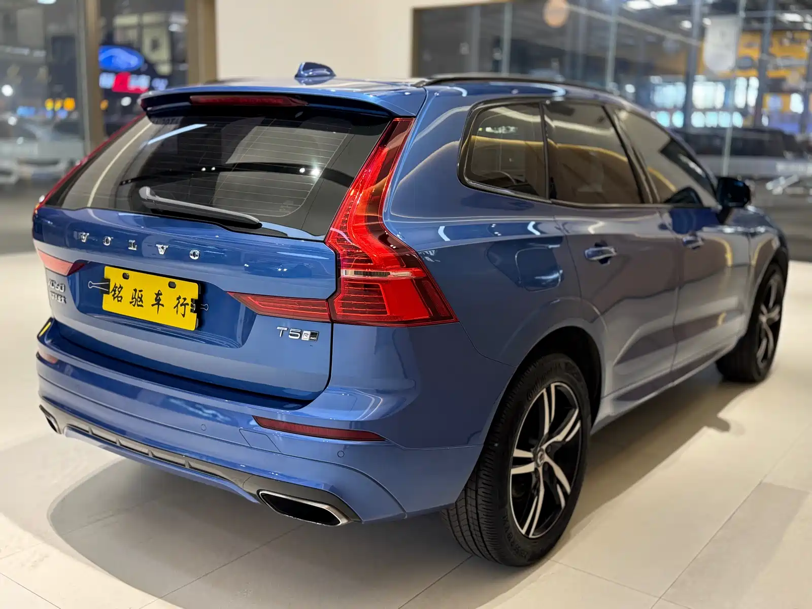 Фото 7 - Volvo XC60
