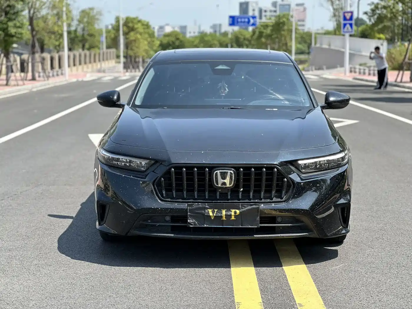 Фото 2 - Honda Inspire